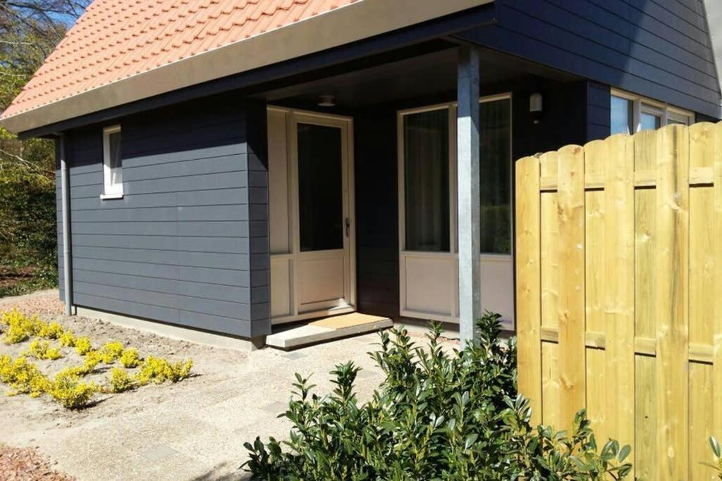 Vakantiehuisje Gaasterland Oudemirdum Friesland Nederland Buitenkant foto
