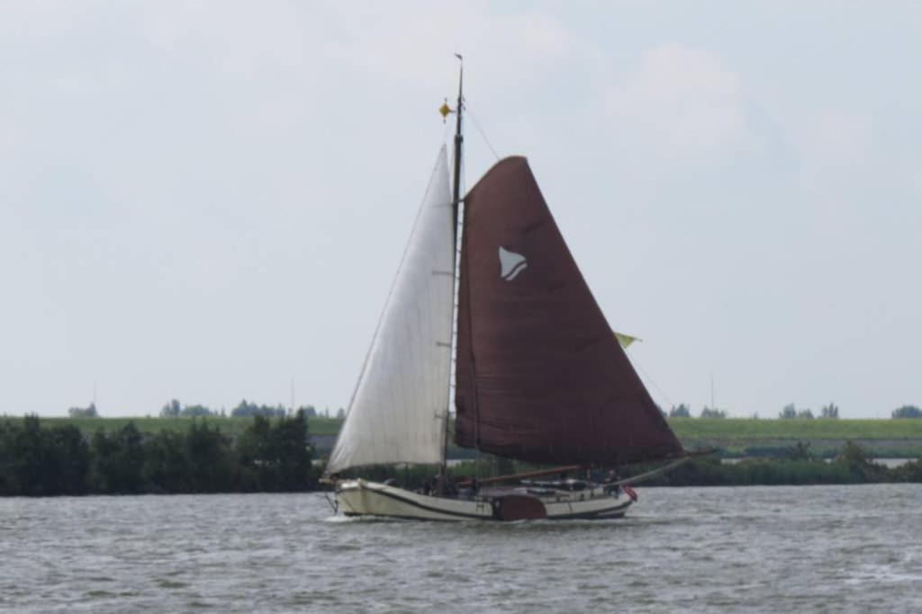 Vakantiehuisje Gaasterland Oudemirdum Friesland Nederland Buitenkant foto